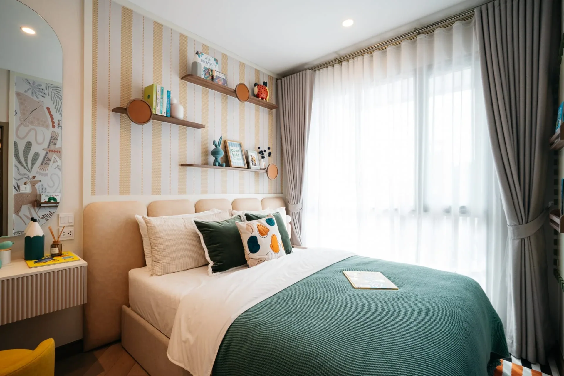 The Title Balcony: second-bedroom detail